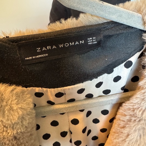 ZARA Women's Taupe Faux Fur Open-Front Jacket with Polka Dot Lining - Picture 3 of 3